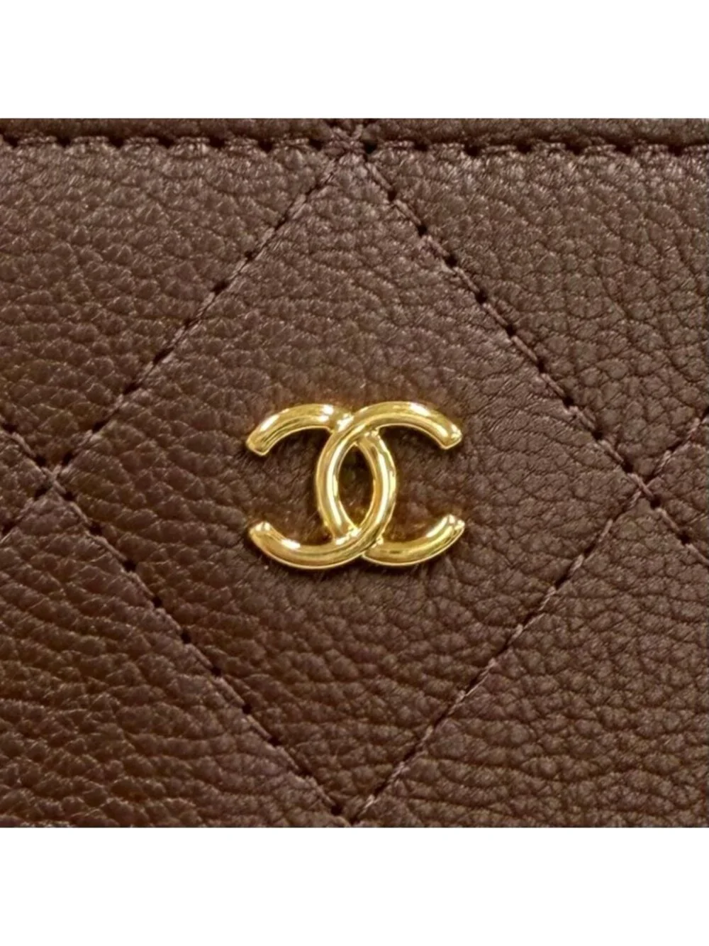 Chanel CC Logo Round Zip Grained Goatskin Compact Wallet Bifold